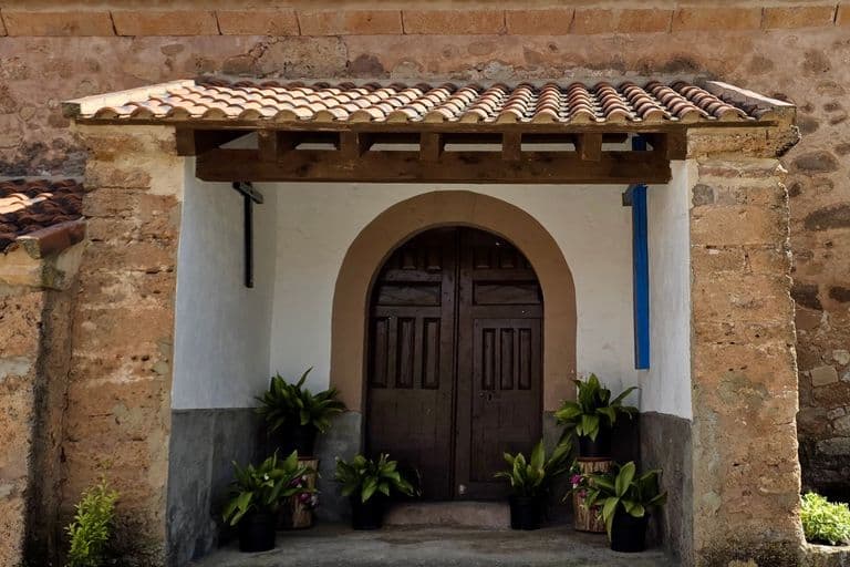 Fachada de la iglesia parroquial de San Gervasio y San Protasio
